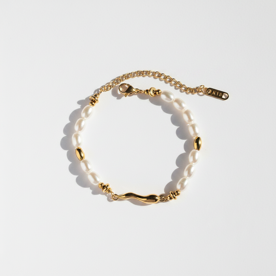 Solač̣e Bracelet